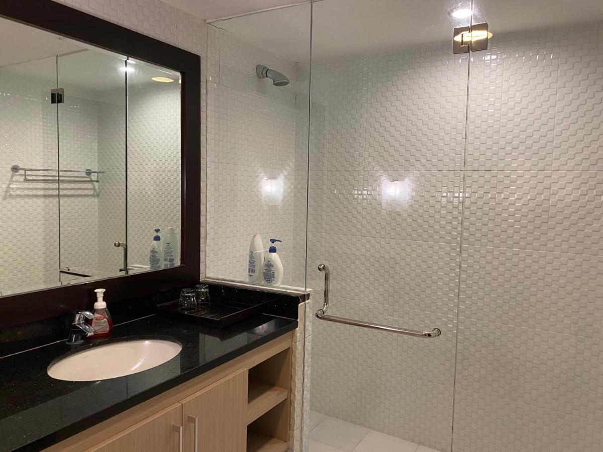 Stylish 2 Bedroom Penthouse Apt, Newly Refreshed, 50 Mbps, Pool, Gym, Resto Кута Экстерьер фото